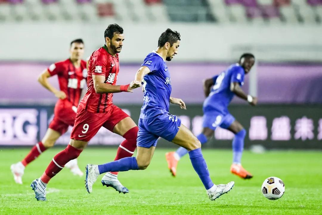 القوات المسلحة المصريةدرع الأمة وسيفها المصون