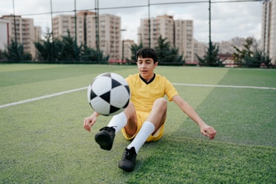 توتنهام ومانشستر سيتيصراع الأبطال في الدوري الإنجليزي الممتاز